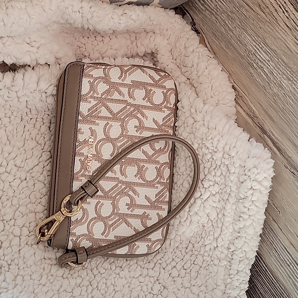 Calvin Klein Signature Wristlet